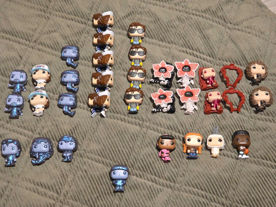 Stranger things kinder joy figurki