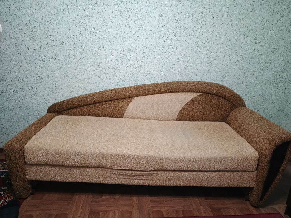 Продам диван б/у.