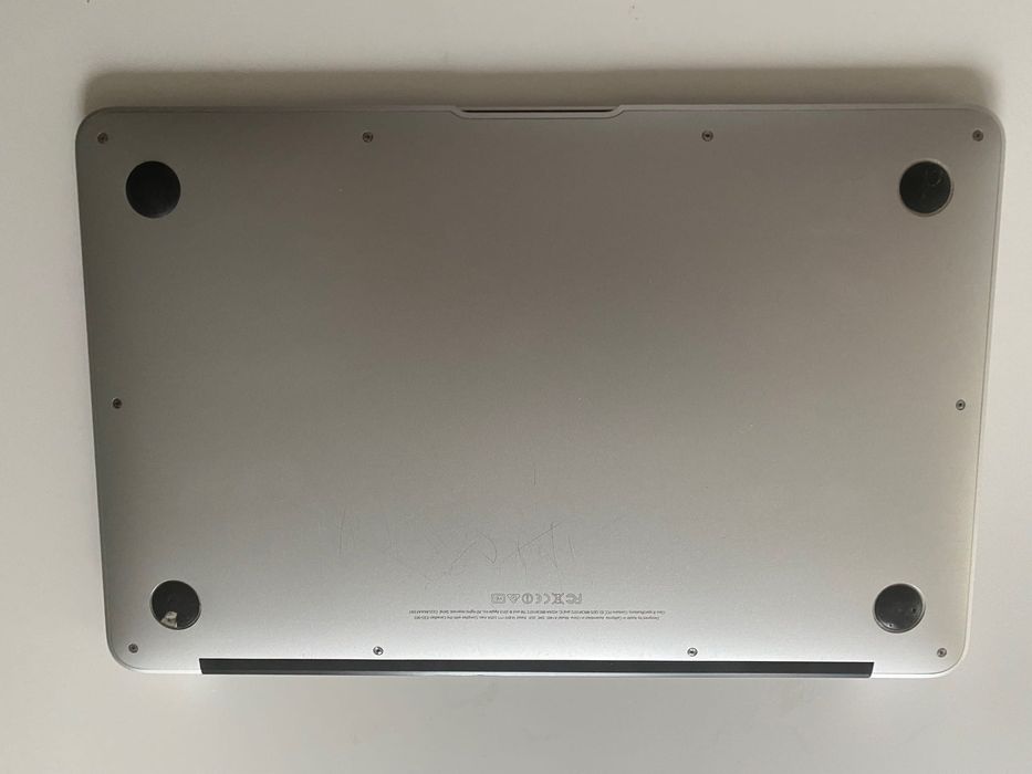 Macbook Air 11" mid-2013 1,3 4GB 128GB