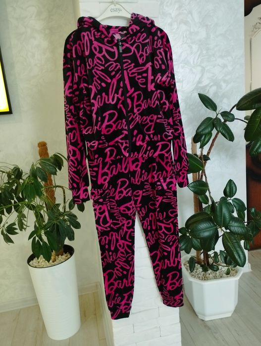 Костюм для дівчинки велюровий 146 ріст