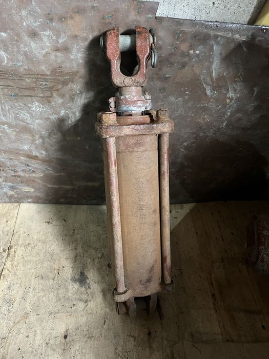 Продам гидроцилиндр