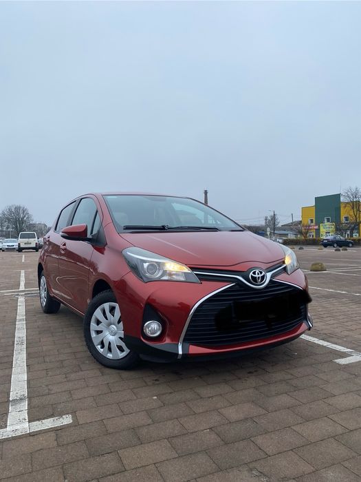 Toyota Yris дилерська