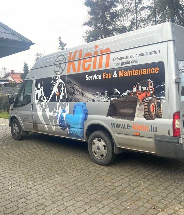 Wynajem busu dostawczego z kierowca lub bez