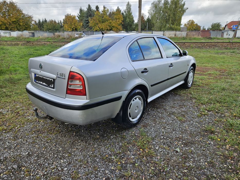 Skoda Octavia 1999 рік 1,6 бензин для військових