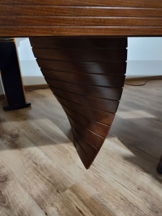 Drewniany stół i 6 krzeseł