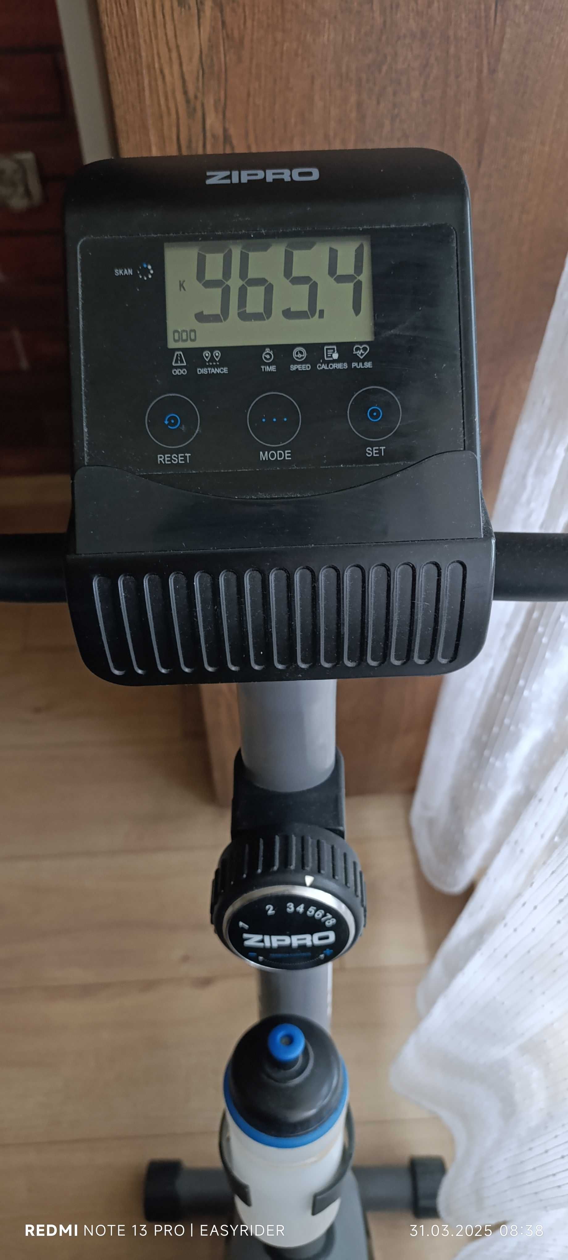 Rower treningowy magnetyczny Zipro Beat  obciążenie do 120 kg