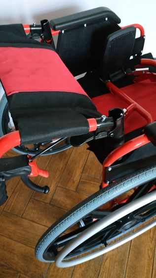 Nowy wózek inwalidzki mobiclinic