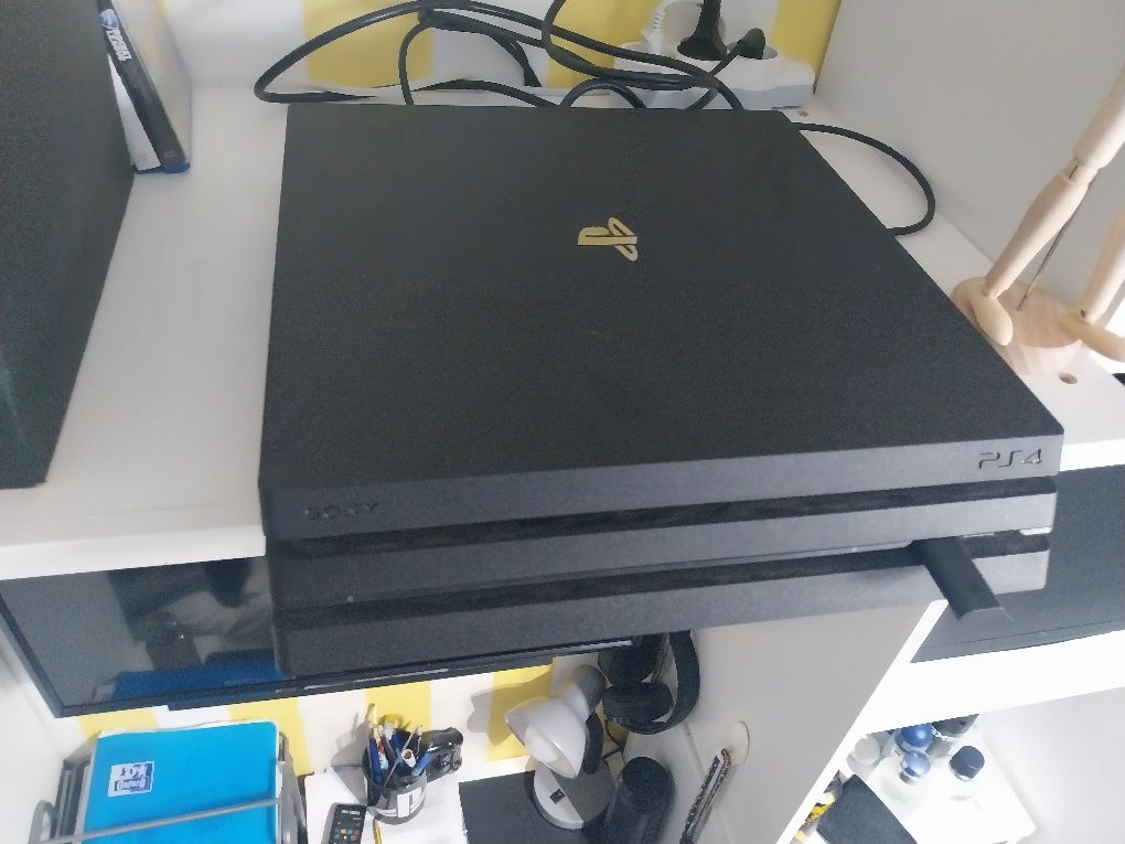 Ps4 pro e Comando