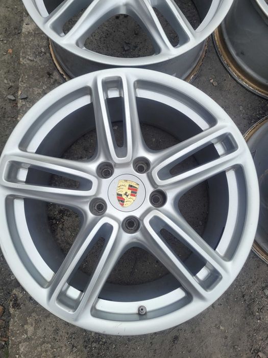 Komplet felg aluminiowych Porsche 19"