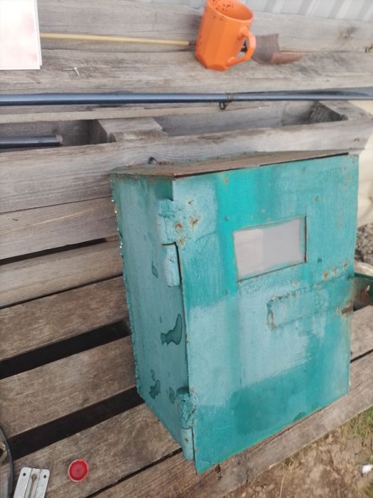 Металевий ящик для лічильника то