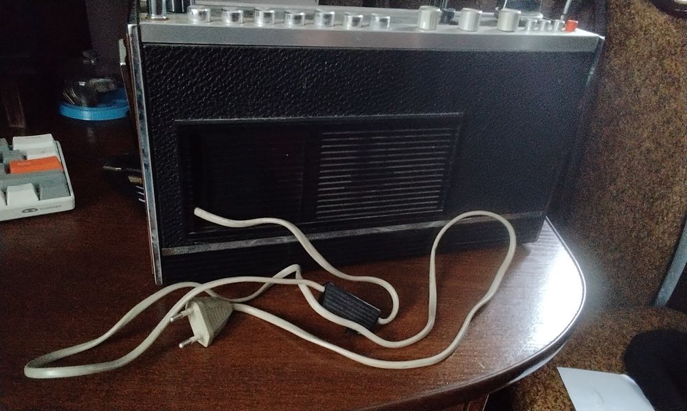 Магнітолу раритетна Грундік робоча.