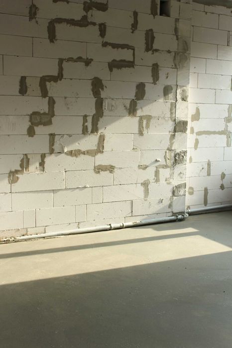 Стяжка пола полусухим методом, выравнивание пола, ровный пол