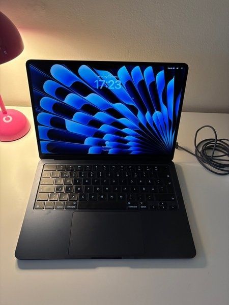 Macbook air 13.6 m3 8/256bgb
