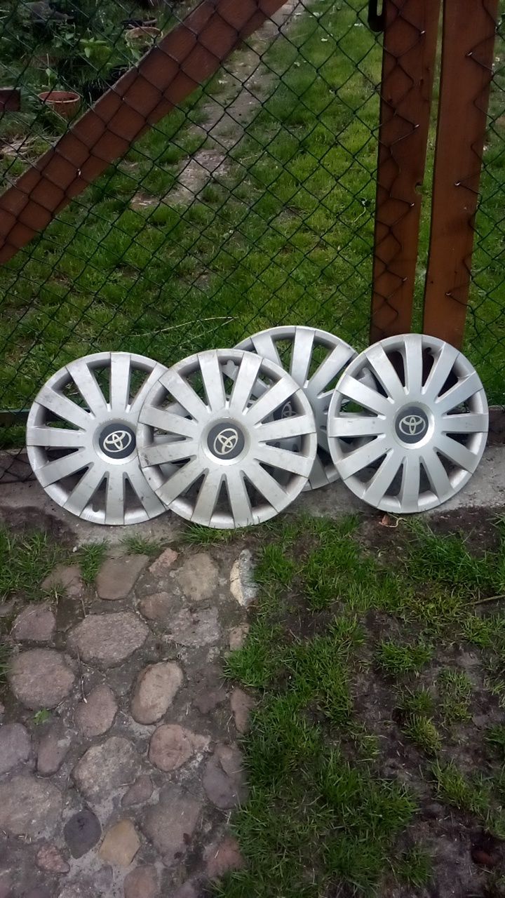 Koła stalowe zikowe miod toyoty avensis t25 z 2005r.
