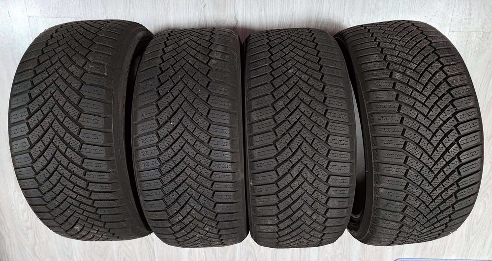 Opony zimowe 245/40 R18 Yokohama BluEarth-Winter V906, 2024 r.