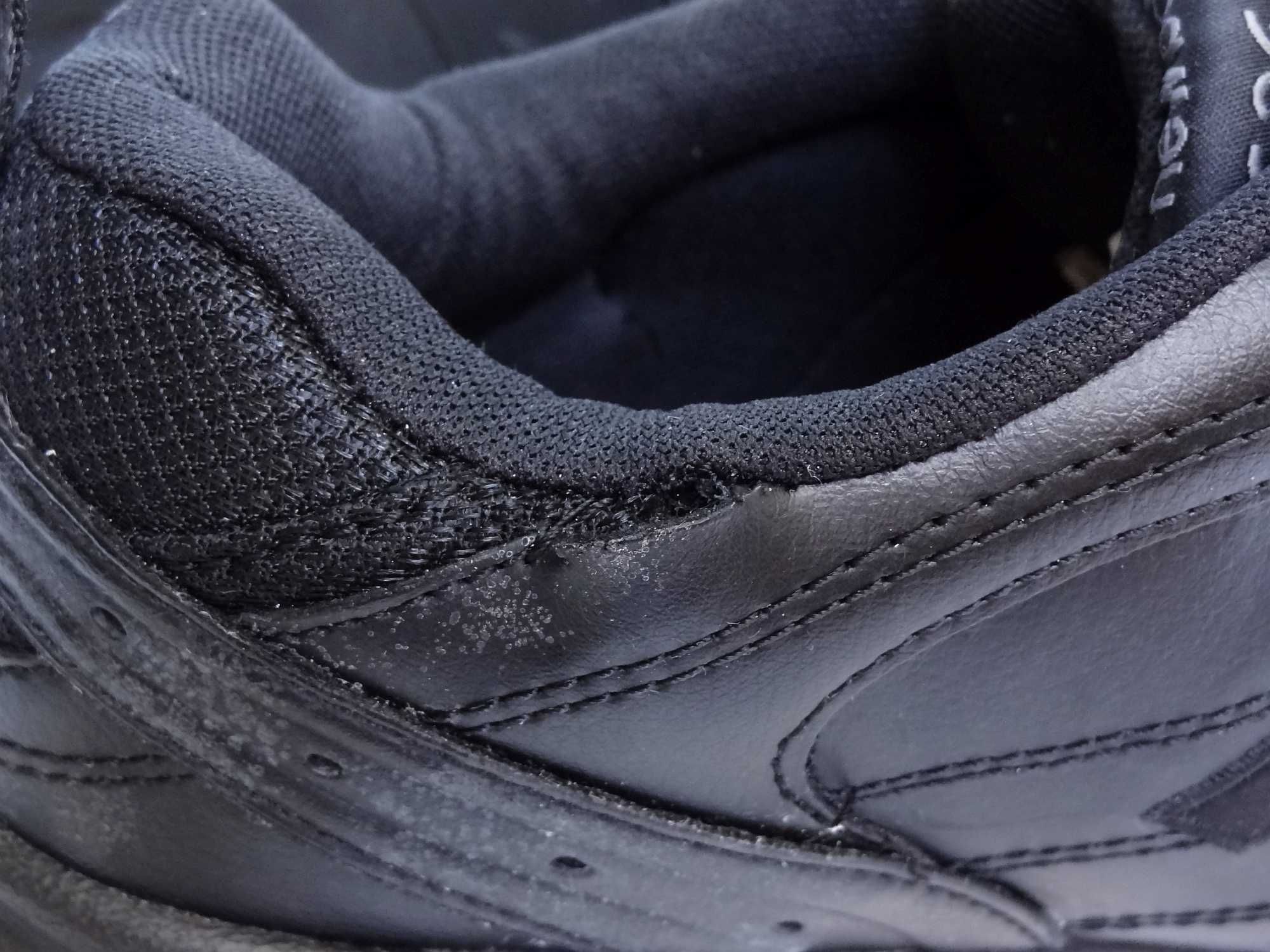 Buty NEW BALANCE r. 44 / model MX626BK / defekt