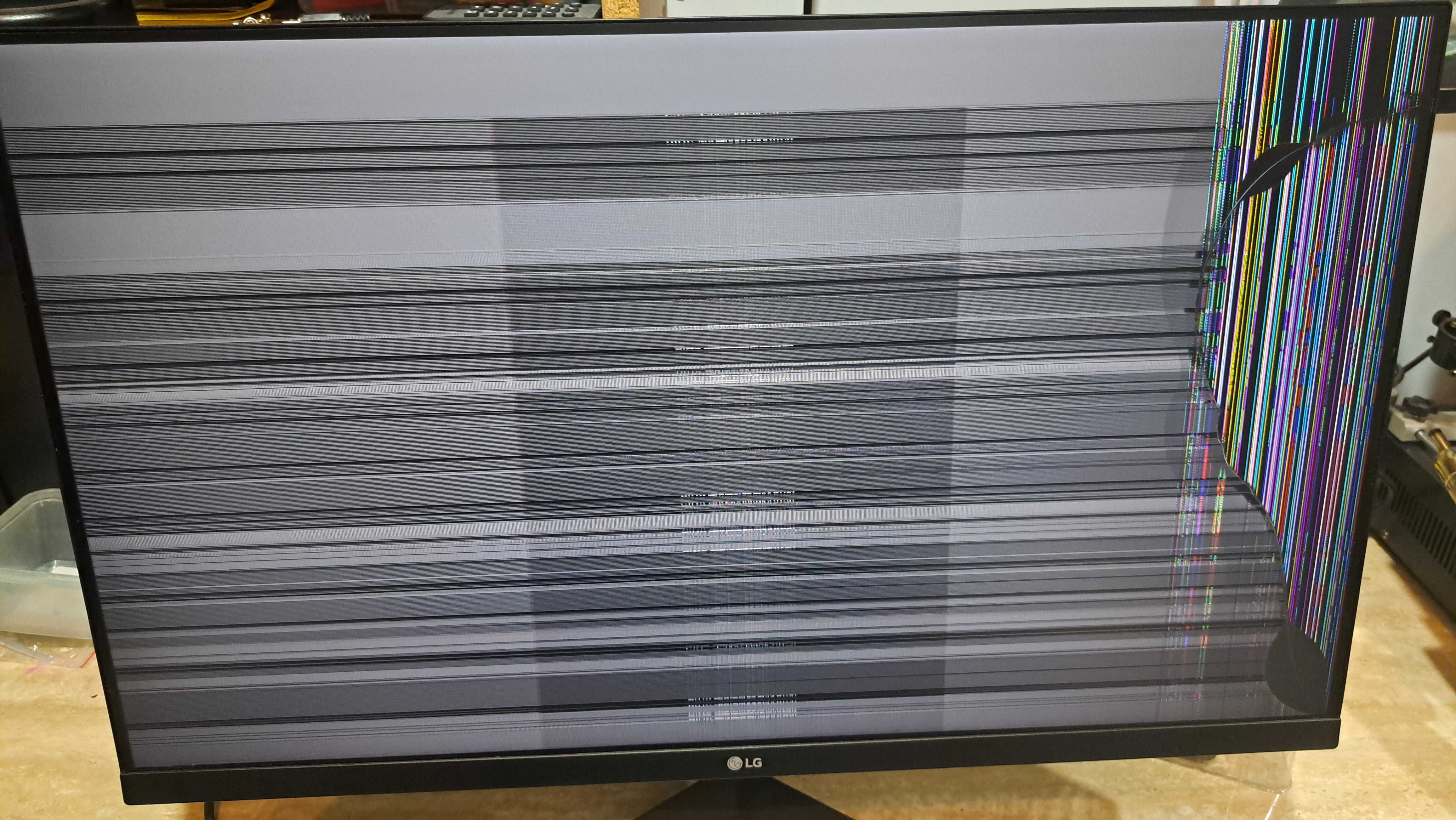 Monitor LG 27MP60G  uszkodzony