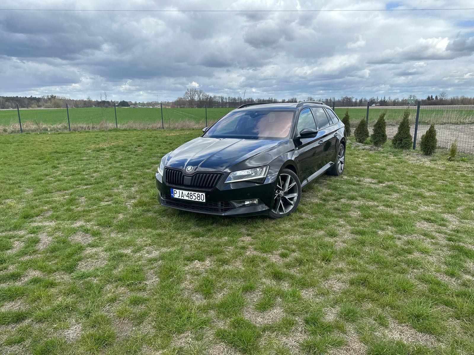Skoda Superb canton * hak * 4x4 * panorama * matrix *