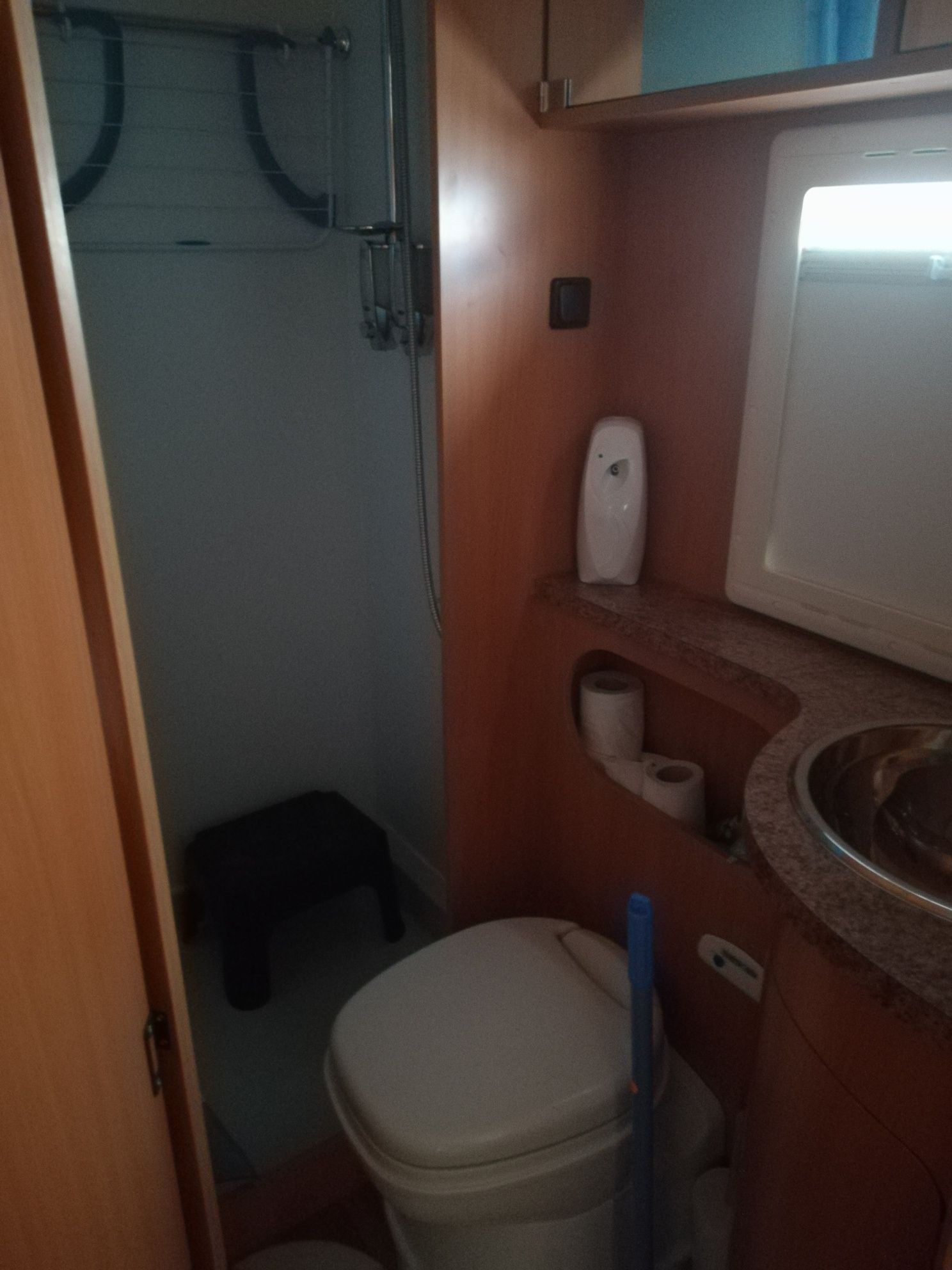 Vendo autocaravana perfilada