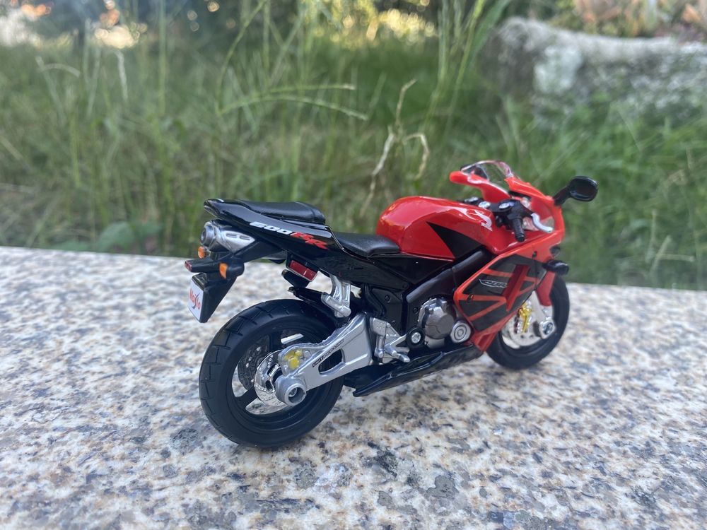 Mota miniatura Honda cbr 600