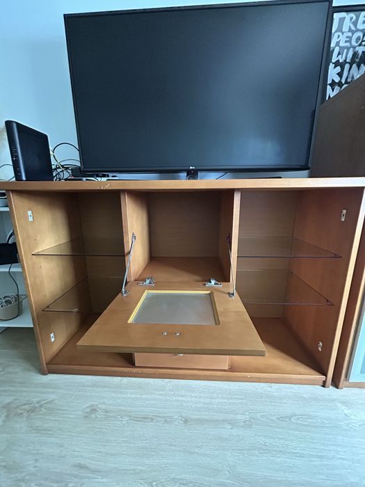 Conjunto de 2 moveis de madeira (cerejeira) + 1 prateleira