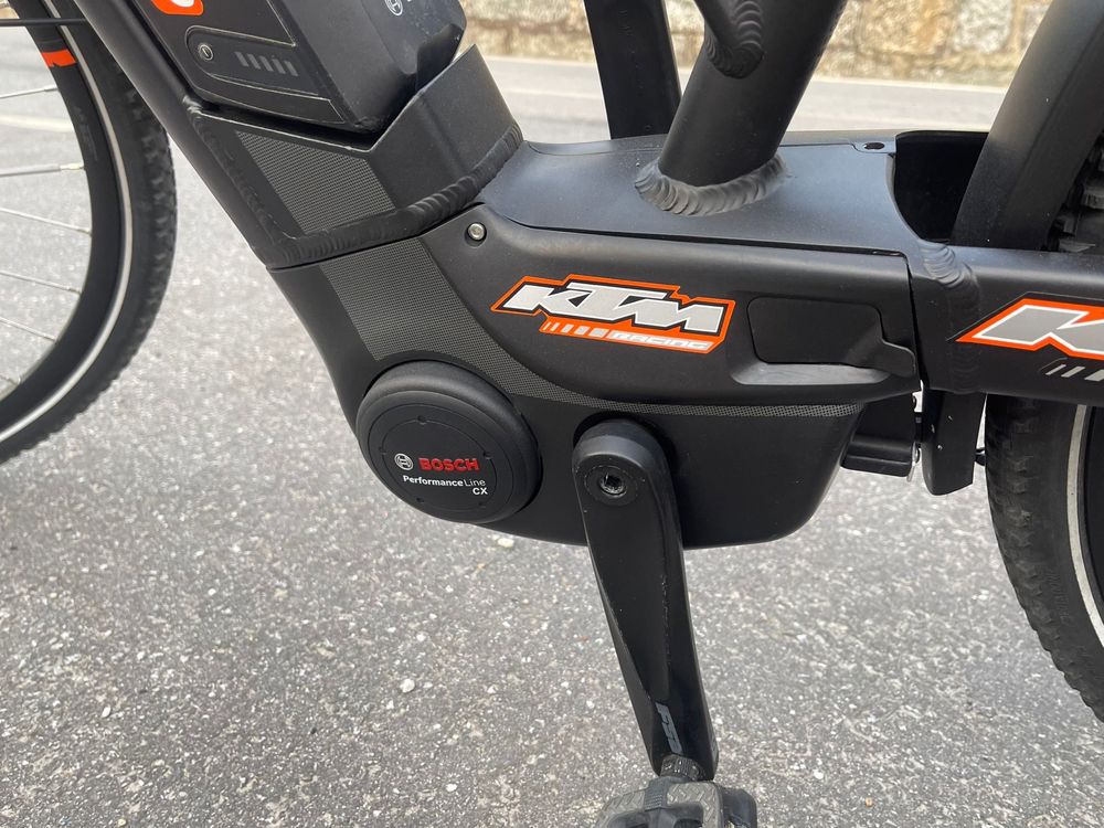 Bicicleta elétrica roda 28 KTM motor BOSCH
