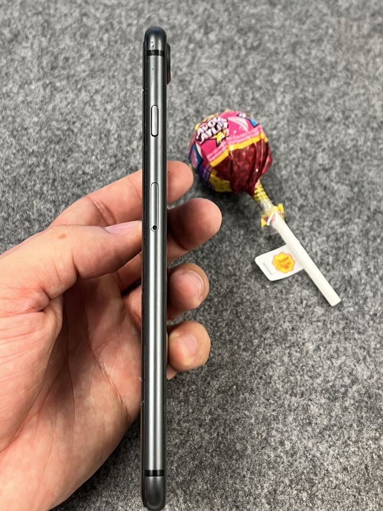 iPhone 8 Plus de 64 GB - Grátis 1 Chupa-Chups :)