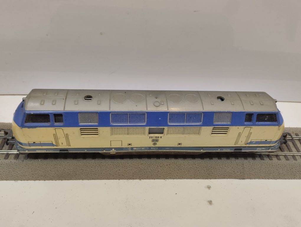 Lokomotywa spalinowa Lima BR221 skala H0 //301