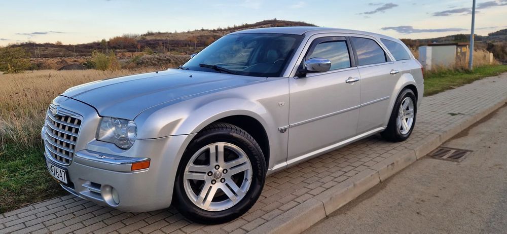 Chrysler 300C 3.0 CRD Android Kamera HD Skora Xenon Hak