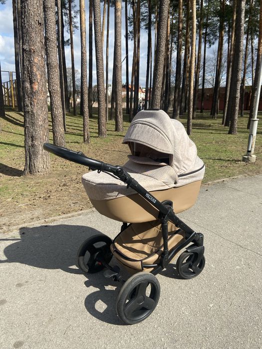 Коляска 2в 1 в хорошем состоянии