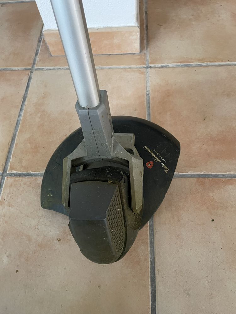 Aparador de relva de fio