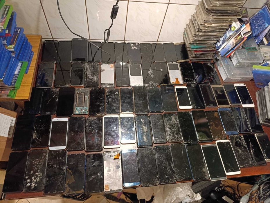 Mix Telefonów Nowszych Oppe, Relme, Xiaomi, Samsung