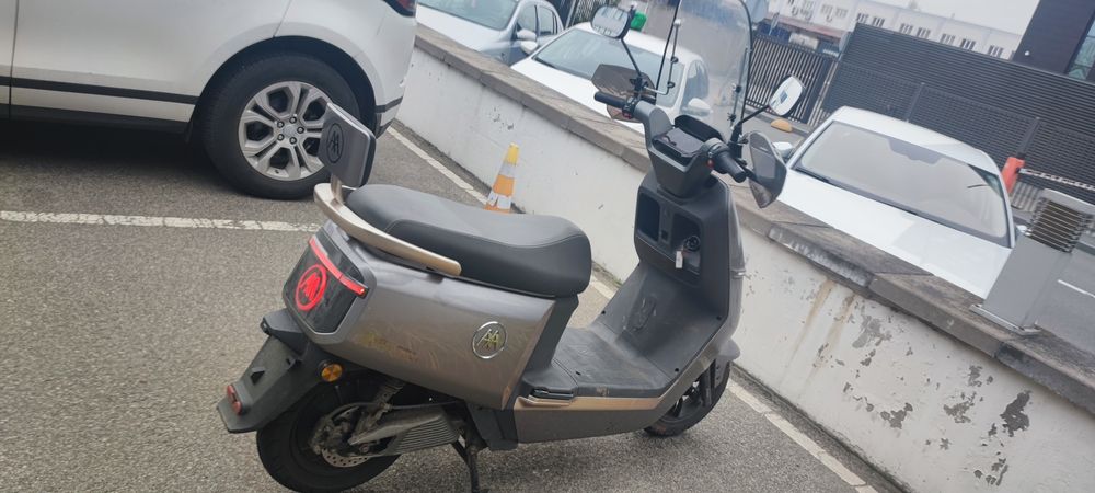 Електроскутер AIMA A700