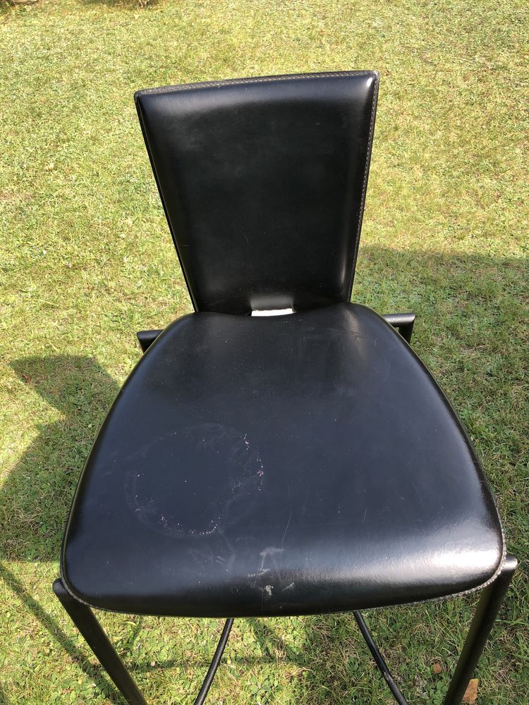 Krzesło hoker skórzane firmy Arper