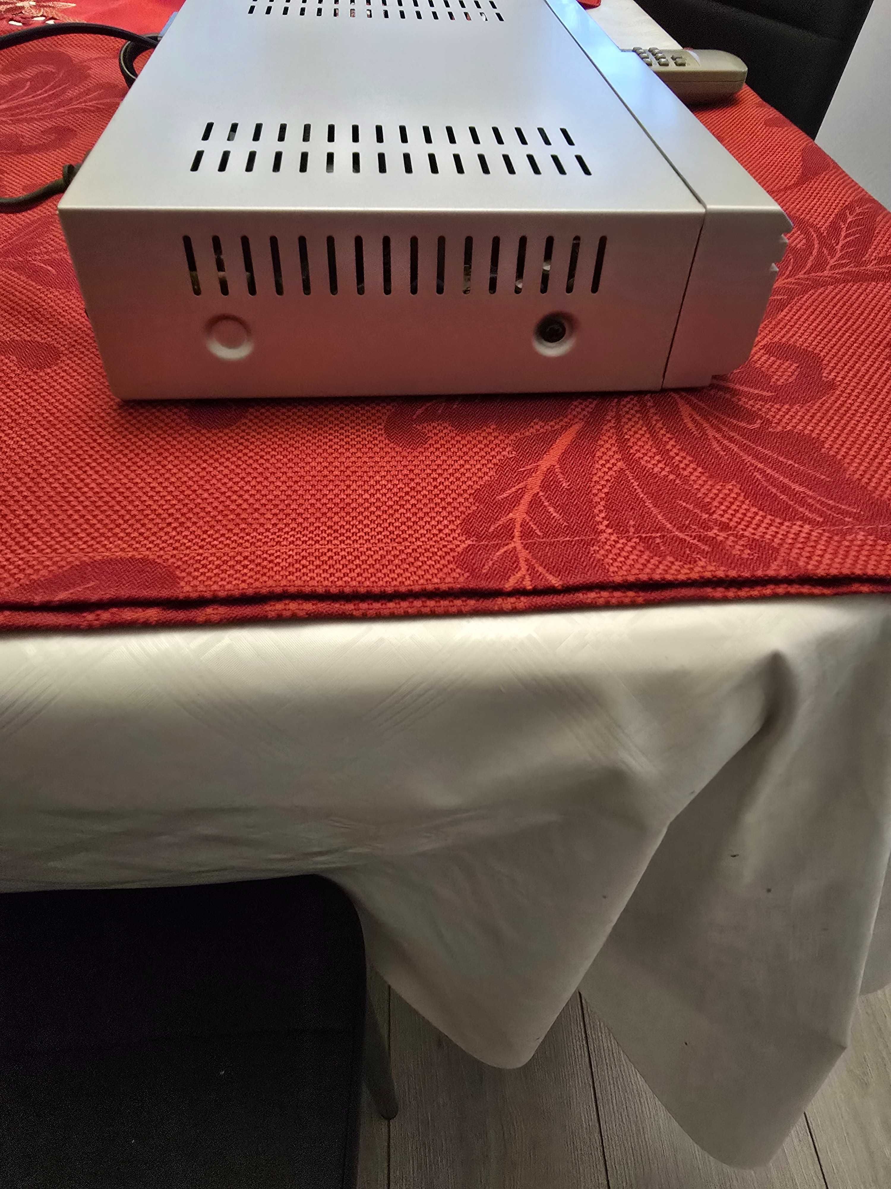 Tuner satelitarny DVB-S FERGUSON AF-7318UCI programy sat.+tv na kartę