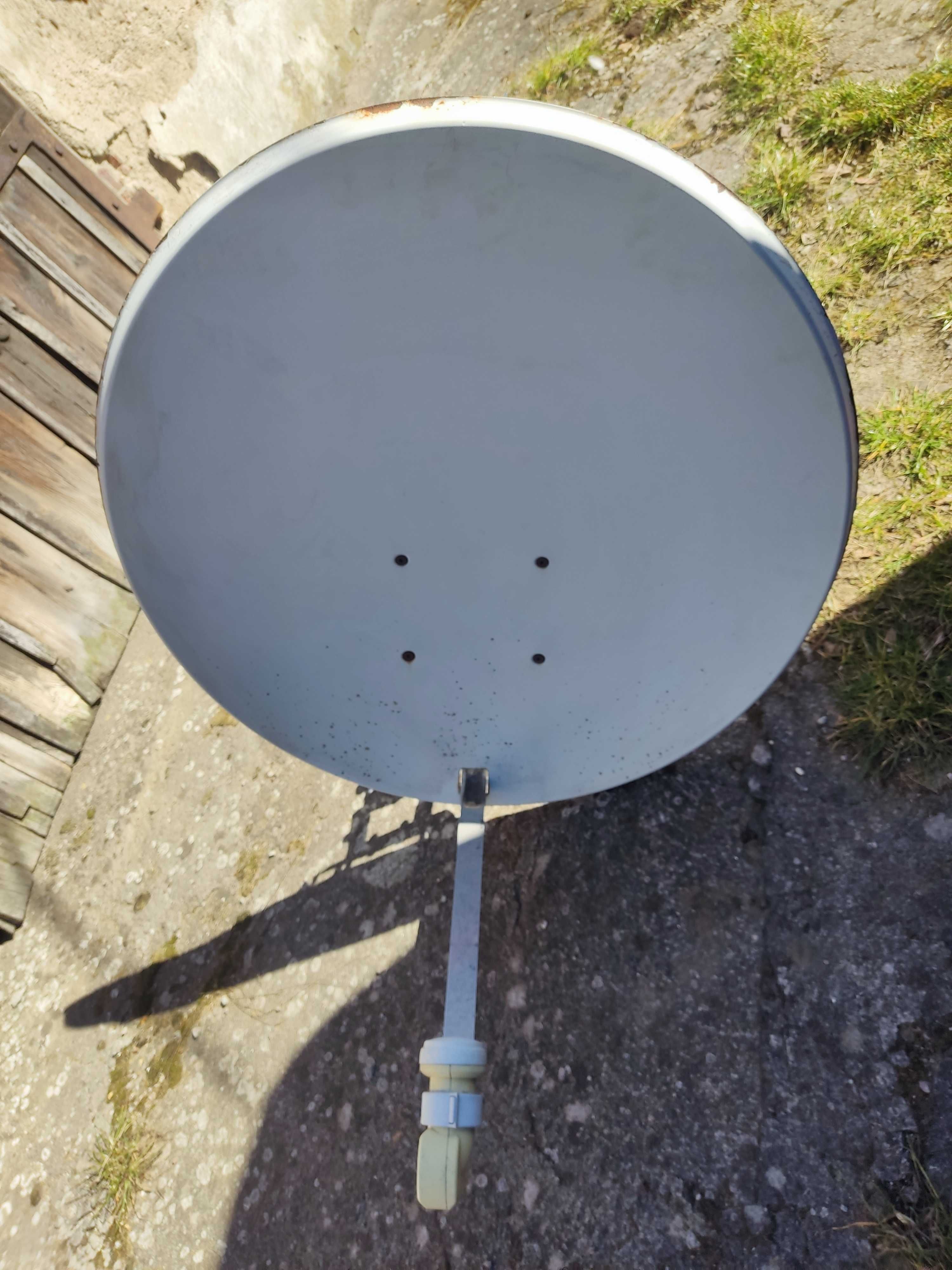 Antena satelitarna