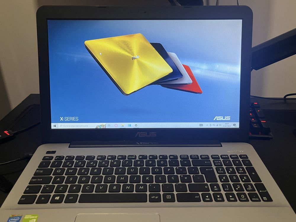 Portátil ASUS – i5, 8GB RAM, SSD + Gráfica Dedicada