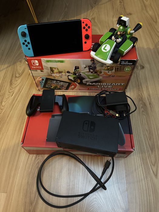 Nintendo switch + cały zestaw mariokart live