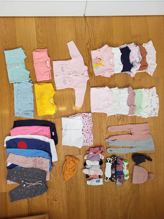 Ubranka dla dziewczynki 68. Po jednym dziecku.