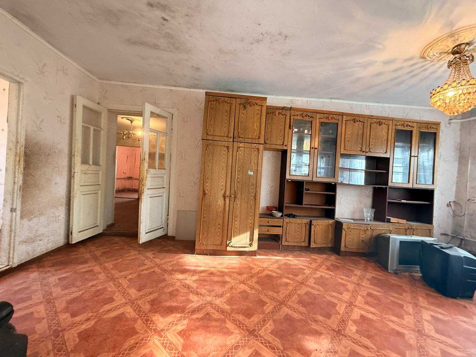 Продам недорого дом в Александровке в удачном месте