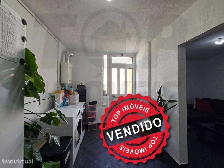 Apartamento T2 MOBILADO - NO CENTRO DE PAREDES - 180.000€