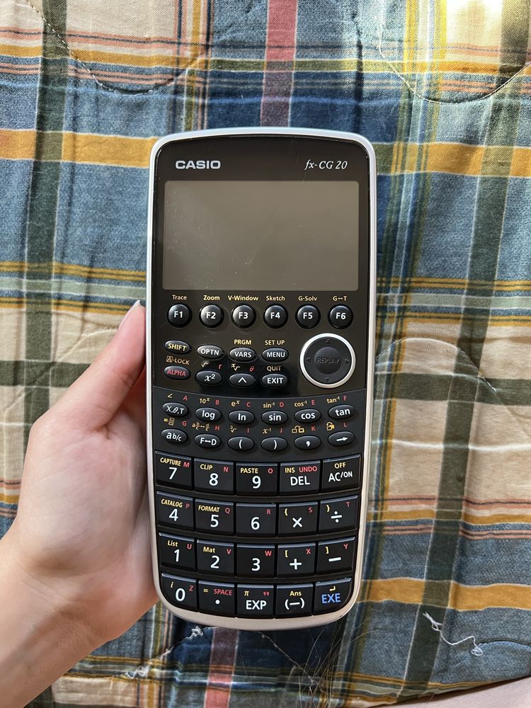calculadora gráfica Casio fx-CG20 em bom estado de funcionamento.