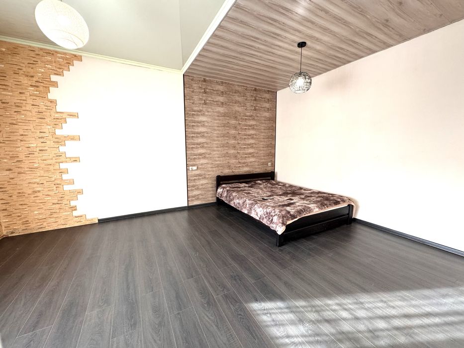 Уникальное предлодение. Центр!Квартира на земле.