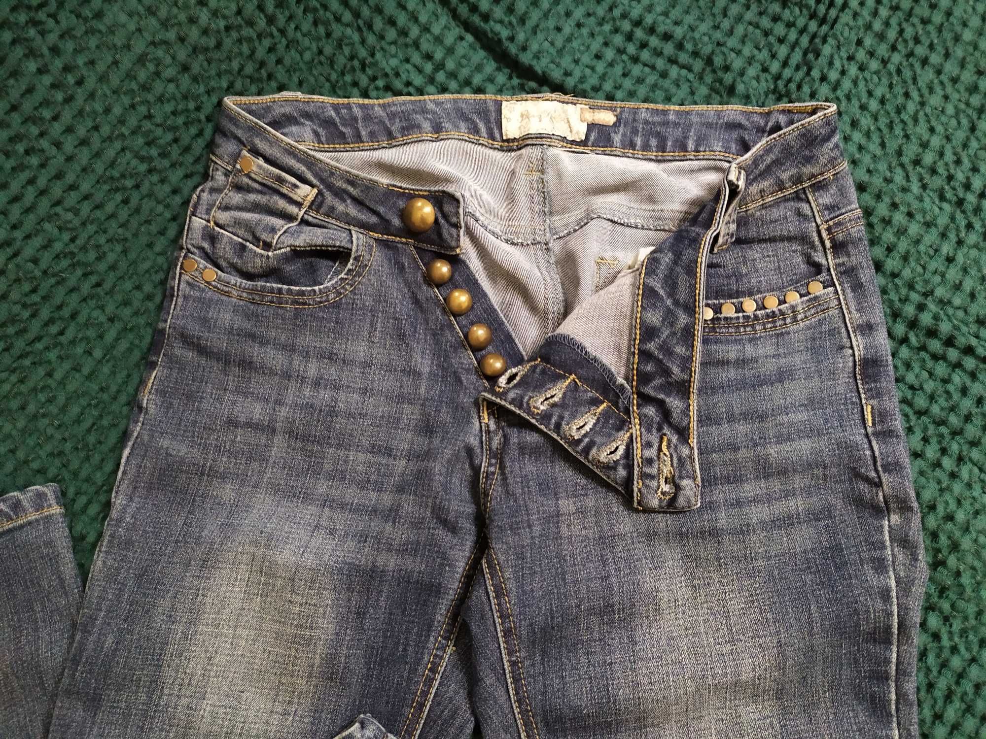 Damskie jeansy w rozmiarze M