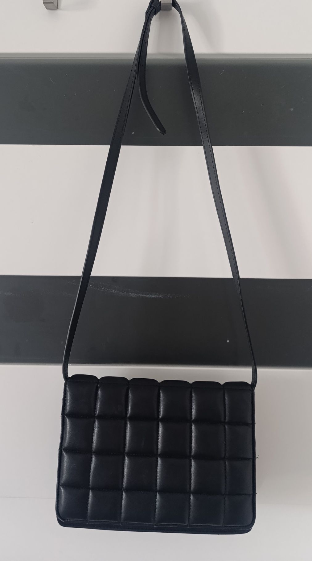 Torebka listonoszka h&m pikowana jak Chanel