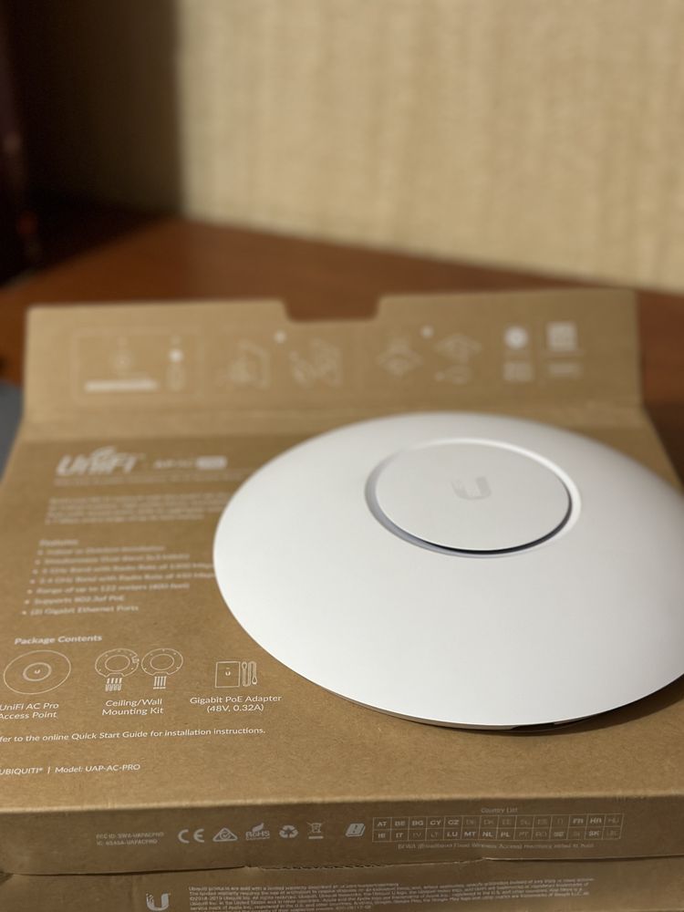 Точка доступа Ubiquiti UniFi AC Pro AP UAP-AC-PRO