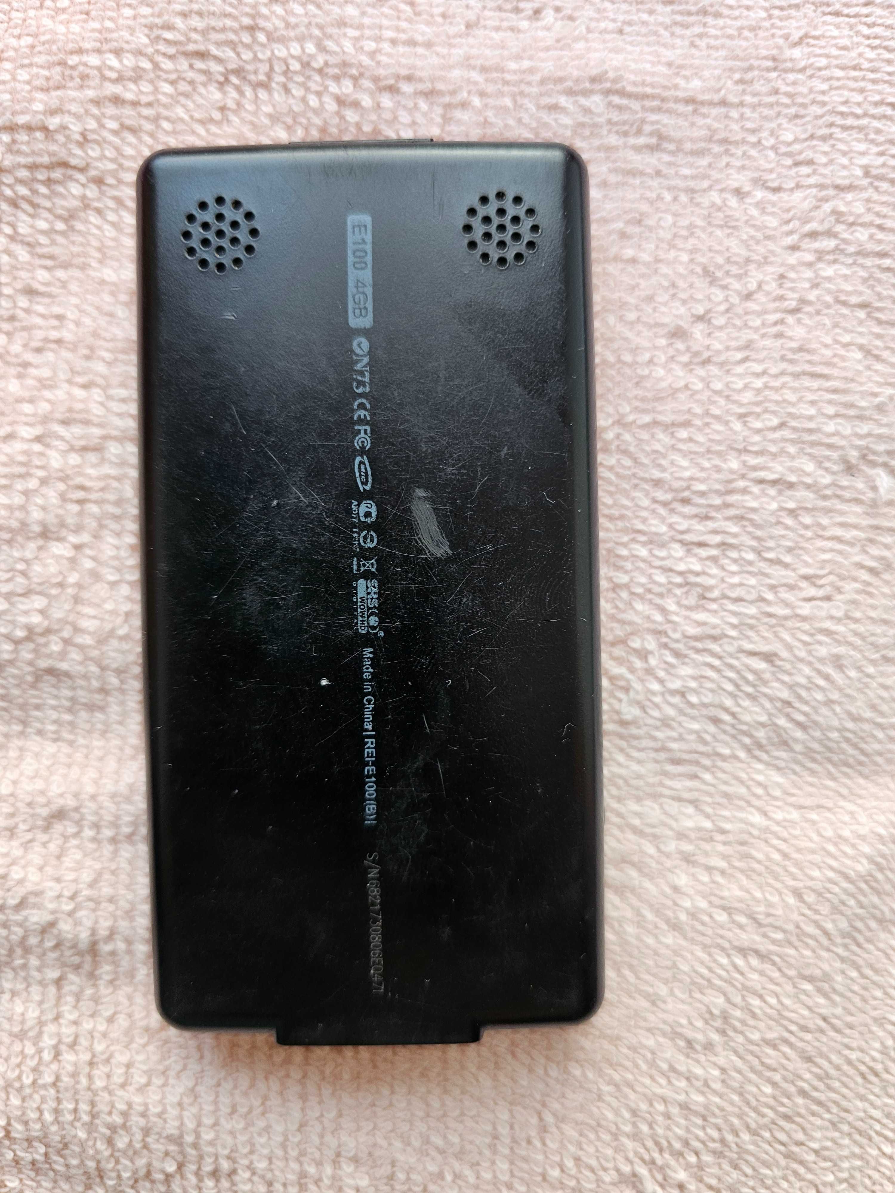 MP3-плеєр iRiver E100/4GB Black