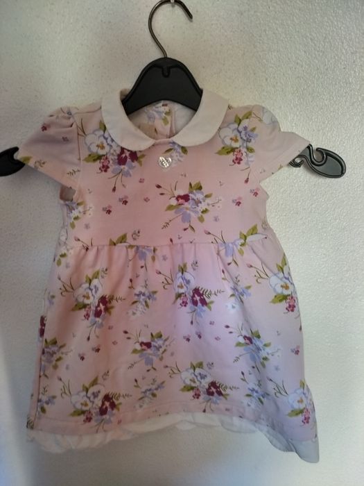 Vestido de bebé          .