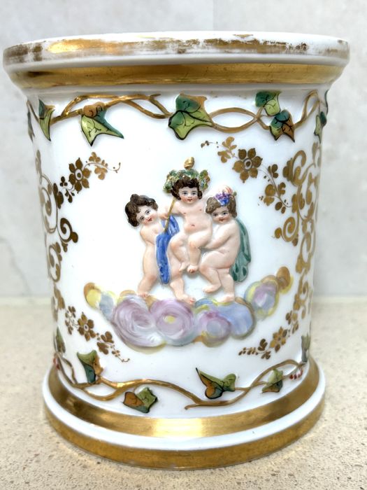 Lindo antigo pote / manga em porcelana francesa pintada à mão