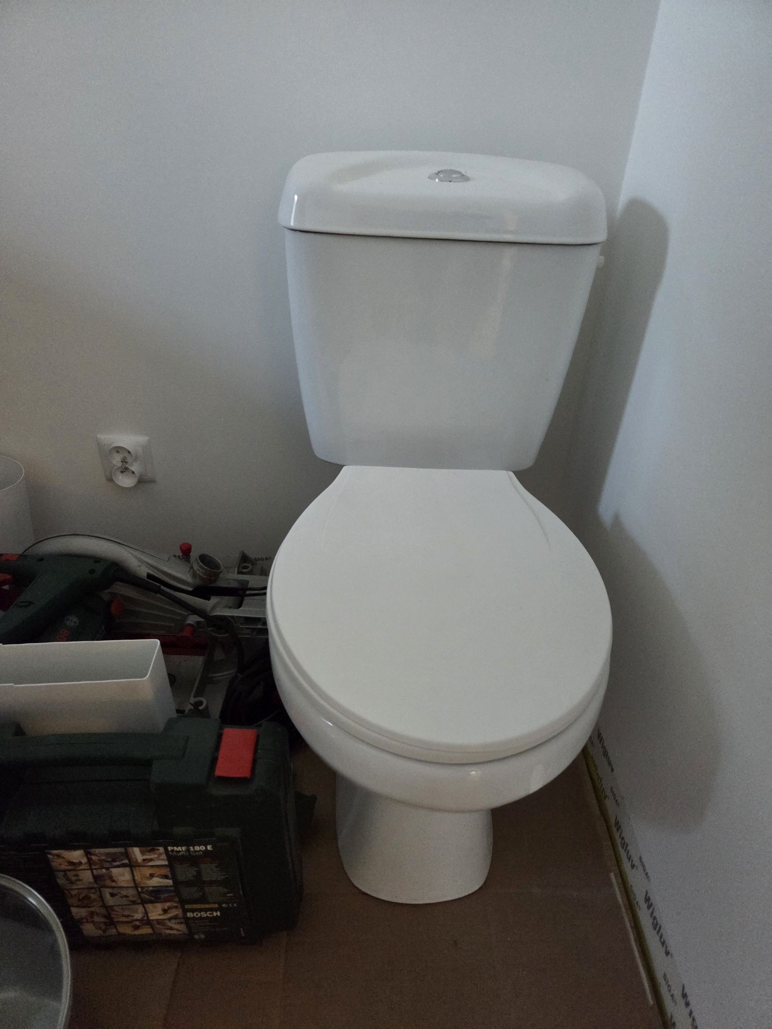 Toaleta kompakt WC z deską